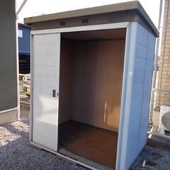 ヨドの少し大型の物置　中古の画像