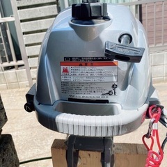 HONDA製の船外機とボートのセットの画像