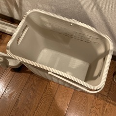 洗濯カゴの画像