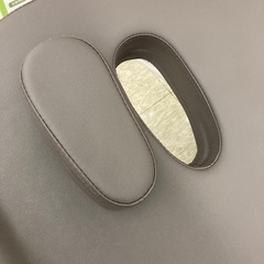 【ジモティー割引で最大15％OFF⭐️】エステベッド マッサージベッド　ブラウンの画像