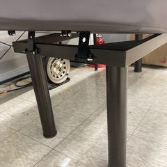 【ジモティー割引で最大15％OFF⭐️】エステベッド マッサージベッド　ブラウンの画像