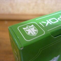 ☆KKPOKER トランプ2箱セット 黒 開封済み 緑 未開封 バッジ付き ポーカー カードゲーム プラスチック製  札幌市 豊平区 平岸店の画像