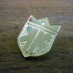 ☆KKPOKER トランプ2箱セット 黒 開封済み 緑 未開封 バッジ付き ポーカー カードゲーム プラスチック製  札幌市 豊平区 平岸店の画像