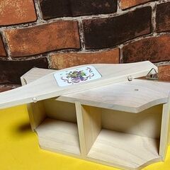 飾り小物入れ 人形 調味料  壁掛け の画像