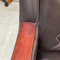 12/25まで店頭商品一部を除き半額クリスマスSALE!!開催中　サ2512-146 3人掛けソファ 脚付き レザー風 ブラック キズ汚れ有りの画像