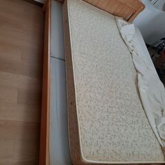 ★取引中です　セミダブルベッド　無料です　木製　ダブルベッドの画像