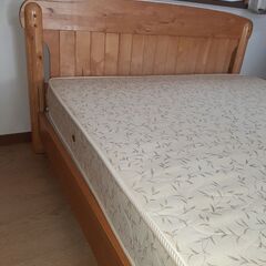 ★取引中です　セミダブルベッド　無料です　木製　ダブルベッドの画像