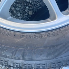 スタッドレスタイヤの画像