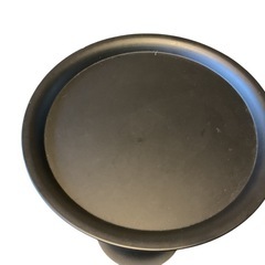 ブラックカラーのサイドテーブル（小型テーブル）の画像