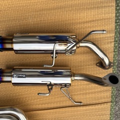 柿本改マフラー。レヴォーグ(VN5/VNH)のRegu.06 & R Dualセンター付 ['10加速騒音規制対応モデル]の画像