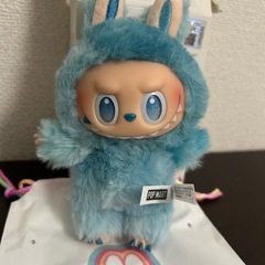 ぬいぐるみ　ラブブ　の画像