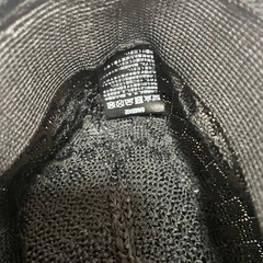 黒のハットの画像