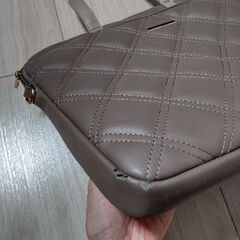 ★12/20処分★【ITS’DEMO（イッツデモ）】PCバッグ / パソコンバッグ /ベージュ / キルティングの画像