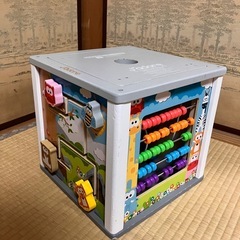 ジャドール　　木製アクティビティセンターの画像