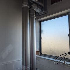 2022年製 ノーリツ バランス釜 LPガス用 煙突パーツ一式付き GUQ-5D 動作OK 中古品 （シャワーヘッドは映ってませんがあります）羽村市・目黒区どちらかで引取可 バランス型ふろ釜（給湯＋追焚）号数 5.9号の画像