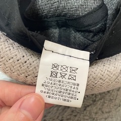 白のハットの画像