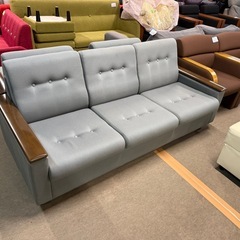 コクヨ　応接セット　3人掛け　1人掛け２個　テーブル２個の画像