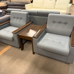 コクヨ　応接セット　3人掛け　1人掛け２個　テーブル２個の画像