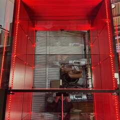 Jajan ワイドハイタイプコレクションケース、ガラスケース、LEDライト＆ミラー付き幅84cm Usedの画像