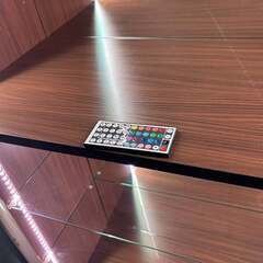 Jajan ワイドハイタイプコレクションケース、ガラスケース、LEDライト＆ミラー付き幅84cm Usedの画像