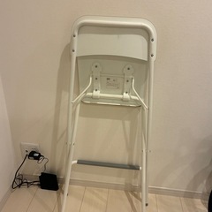 カウンターチェア 背もたれ付き 折りたたみ式の画像