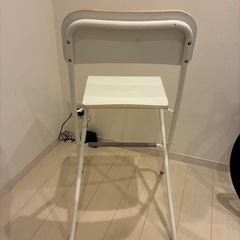 カウンターチェア 背もたれ付き 折りたたみ式の画像