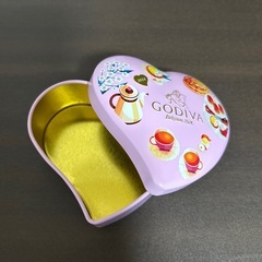 GODIVA ハート缶
の画像