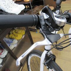 使用1カ月程度の美品　 S-TECH クロスバイク 700C 6段変速 エキスパート藤沢辻堂店の画像