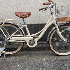 子供用自転車　20インチ　アイボリー　ヘルメット付き！の画像