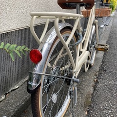 子供用自転車　20インチ　アイボリー　ヘルメット付き！の画像