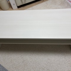 白色テーブルの画像