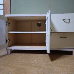 テレビ台の画像