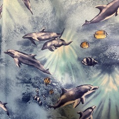 鮮やかなブルーのイルカのカーテン(遮光)2枚セットの画像