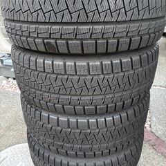 ピレリ　スタッドレスタイヤ　205/55R16　4本セットの画像