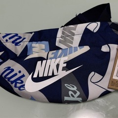 NIKEのウエストポーチの画像