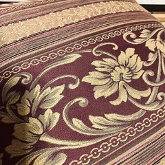 アンティーク風クッションの画像