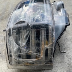 ハイエース　バレンティ　ジュエルヘッドランプウルトラ 4型〜現行　ヘッドライトの画像