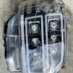 ハイエース　バレンティ　ジュエルヘッドランプウルトラ 4型〜現行　ヘッドライトの画像