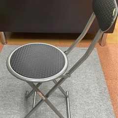 折りたたみ椅子の画像