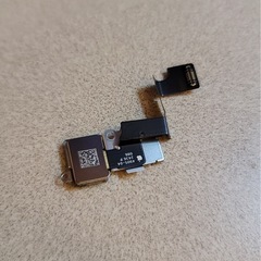 iPhone16ProMAX 純正取り外し部品の画像