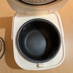 炊飯器　　アイリスオーヤマ　3合炊の画像