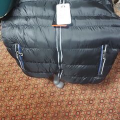 ジャンパー、未使用品、サイズL、格安、フード付きの画像