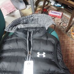 ジャンパー、未使用品、サイズL、格安、フード付きの画像