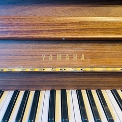 ヤマハの木目コンパクトピアノ‼️中々出ないレア品‼️【アイコウ楽器】の画像