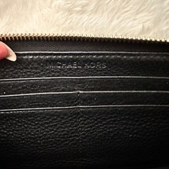 𝐌𝐈𝐂𝐇𝐀𝐄𝐋 𝐊𝐎𝐑𝐒   長財布の画像