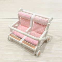 【まとめ売り！】シルバニアファミリー　赤ちゃん　ディナーセット　ブランコ　バスセットの画像