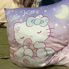 ハローキティ クッションの画像