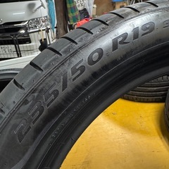 ピレリー　タイヤ４本の画像