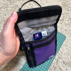 【チャンピオン】　スマホショルダー　お子様のポシェットにも の画像