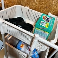 移動式洗濯カゴ2層。の画像